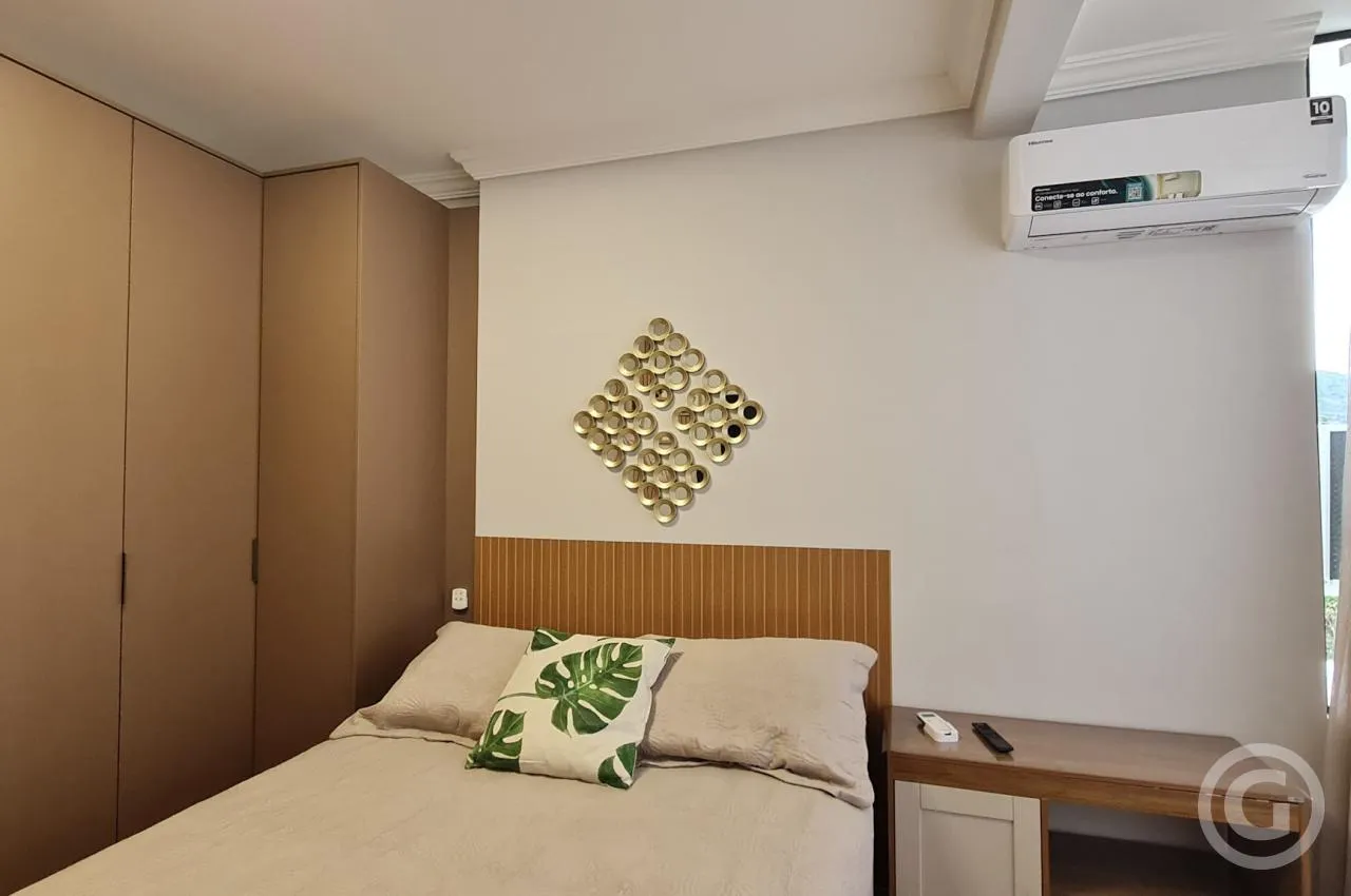Furnished 1-bedroom apartment with open-plan kitchen — photo 12
