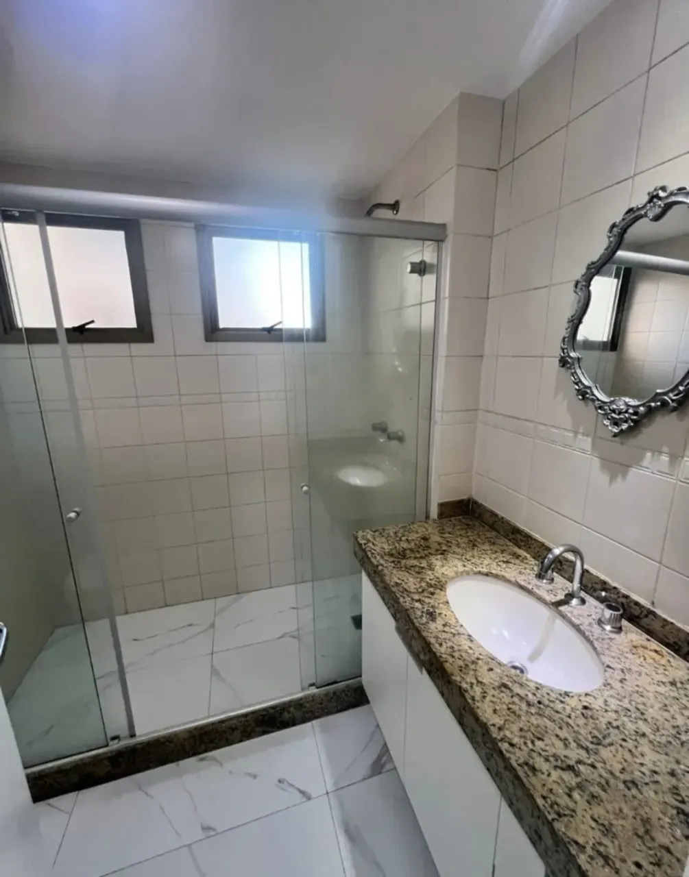 Apartment with 3 bedrooms, 2 bathrooms and a balcony — photo 17