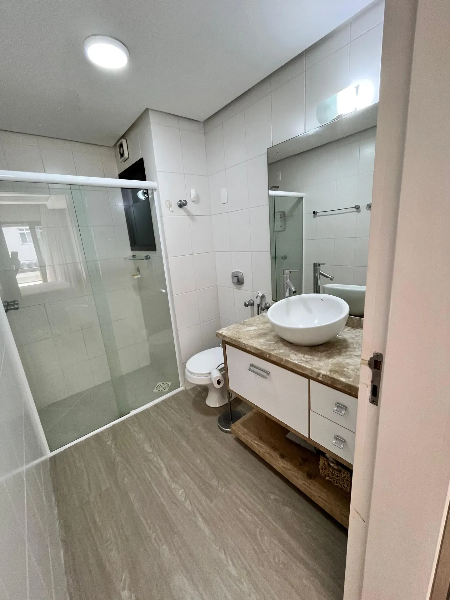Furnished 3-bedroom apartment with 3 bathrooms — photo 4