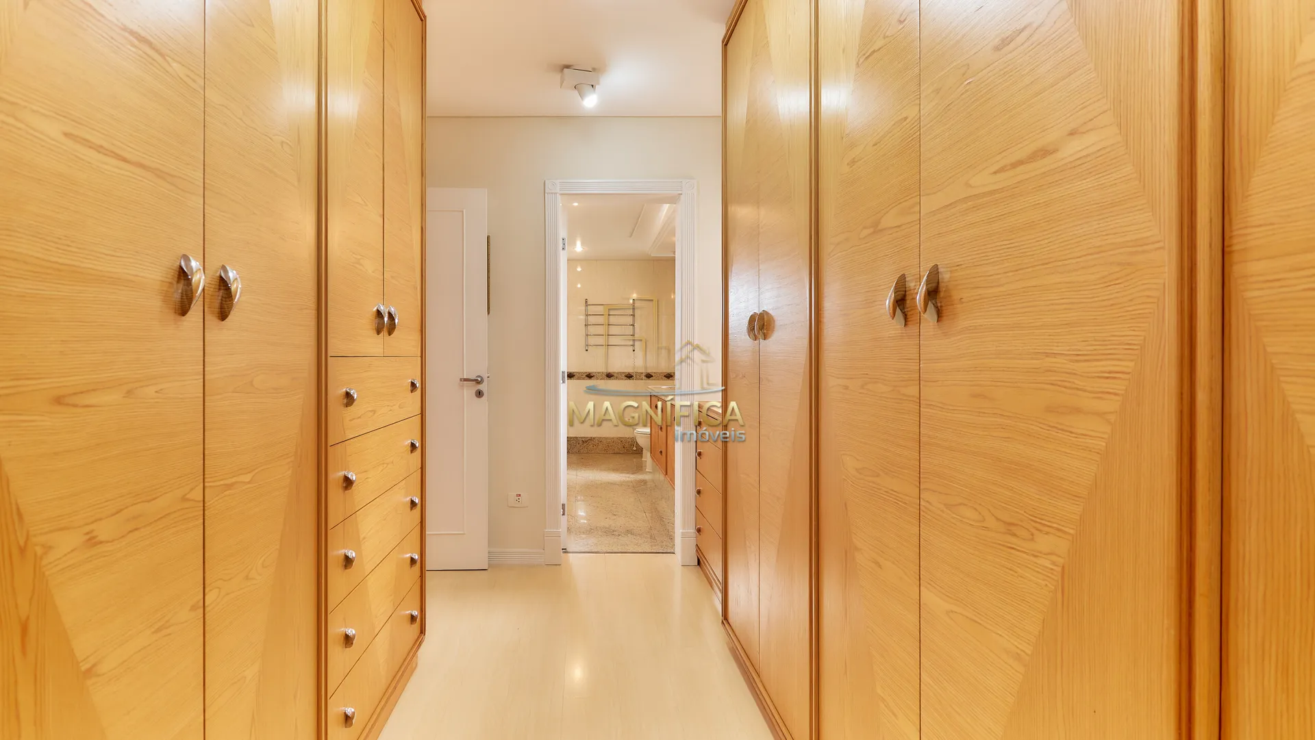 Apartamento de 322 m² con 3 suites y 4 plazas de garaje — photo 28