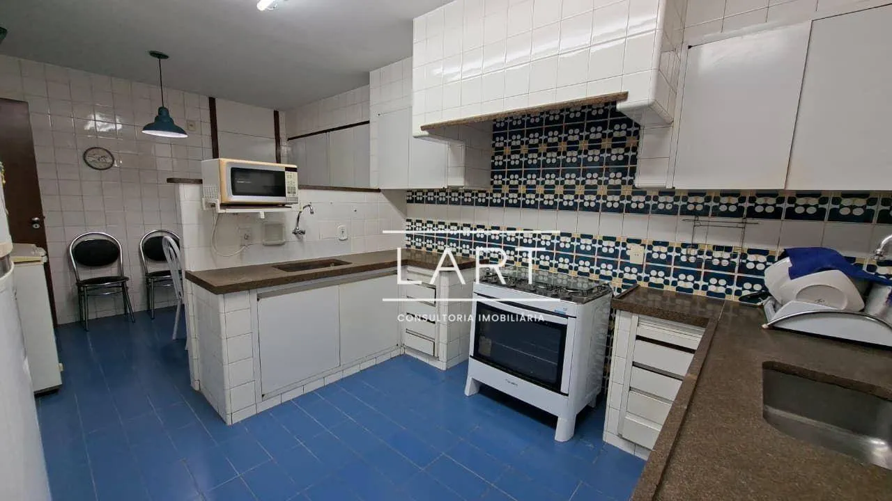 Rental apartment with 4 bedrooms and 280 m² — photo 31