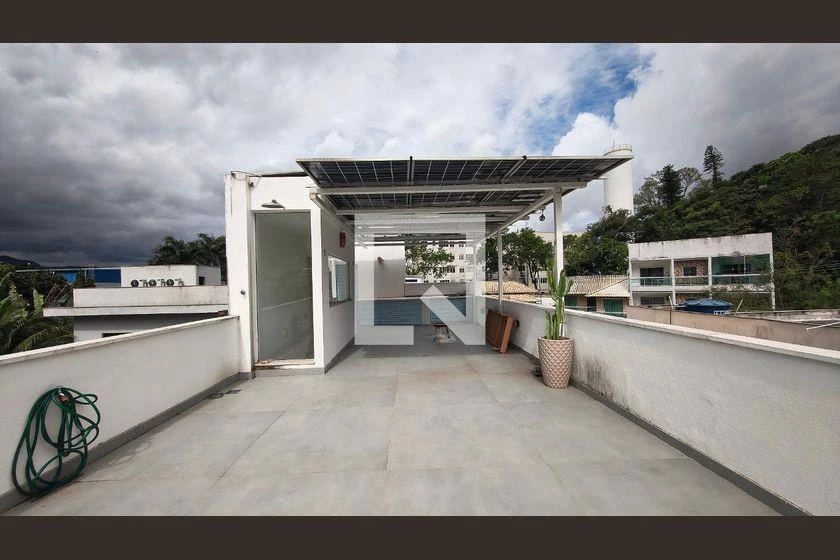3-bedroom house with 290 m² and open-plan kitchen — photo 35