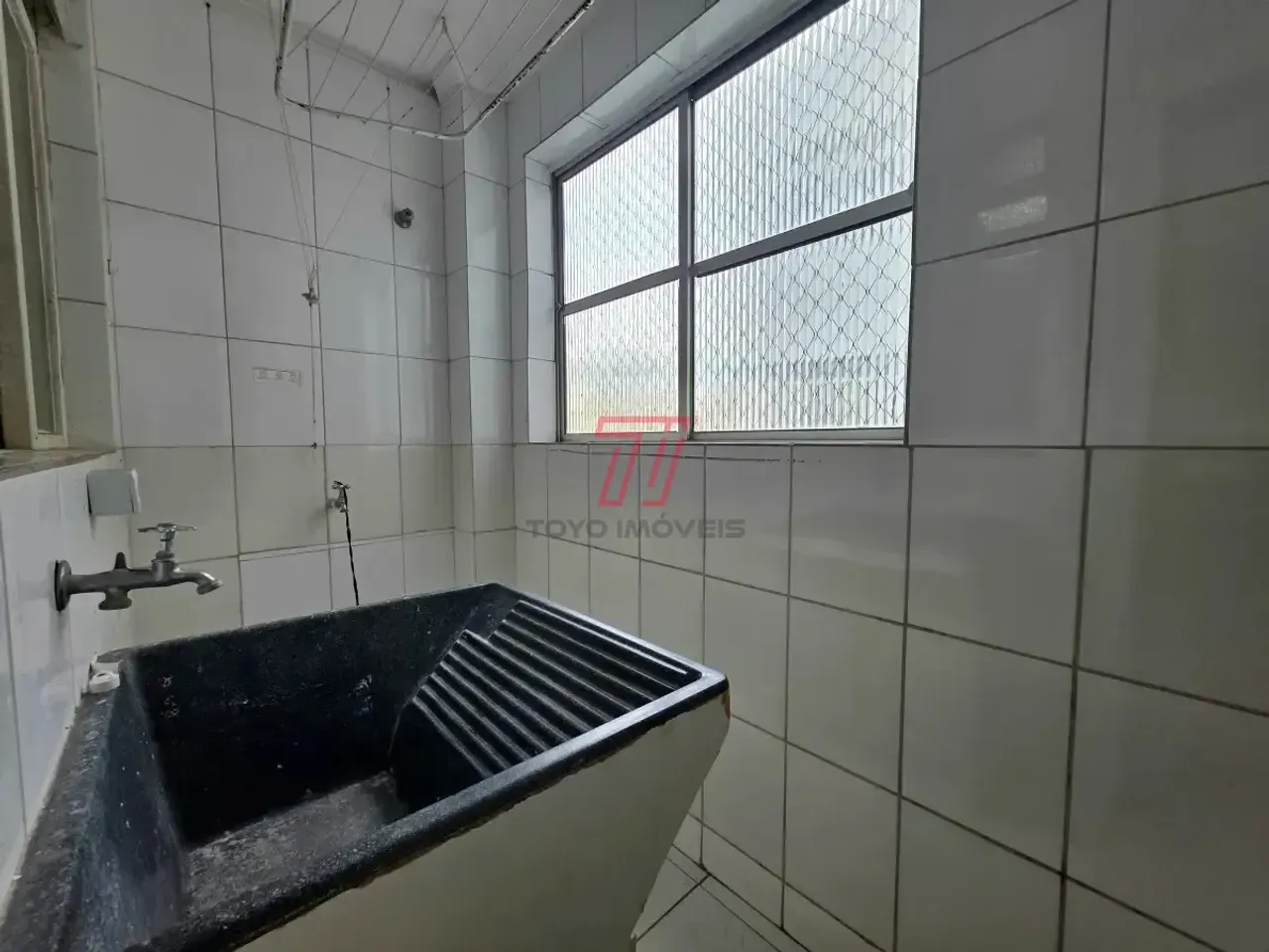 71 m² apartment with 2 bedrooms and wood floors — photo 16