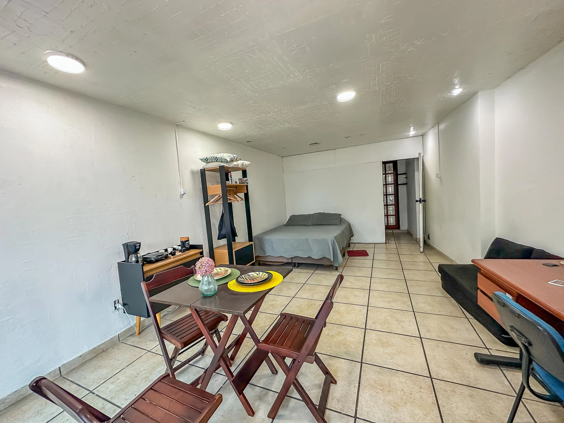 Studio, 47 m², with a home office — photo 9