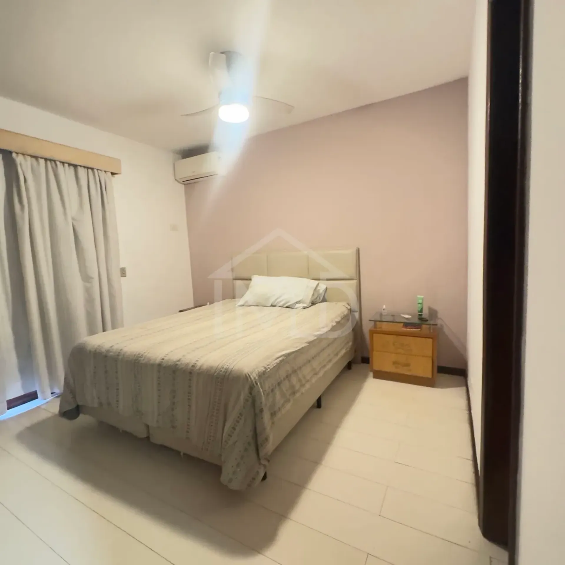 Furnished house, 250 m², with a walk-in closet — photo 29
