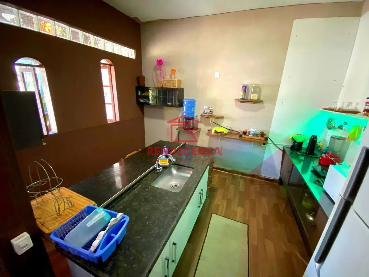 Furnished duplex house with an open-plan gas kitchen — photo 16