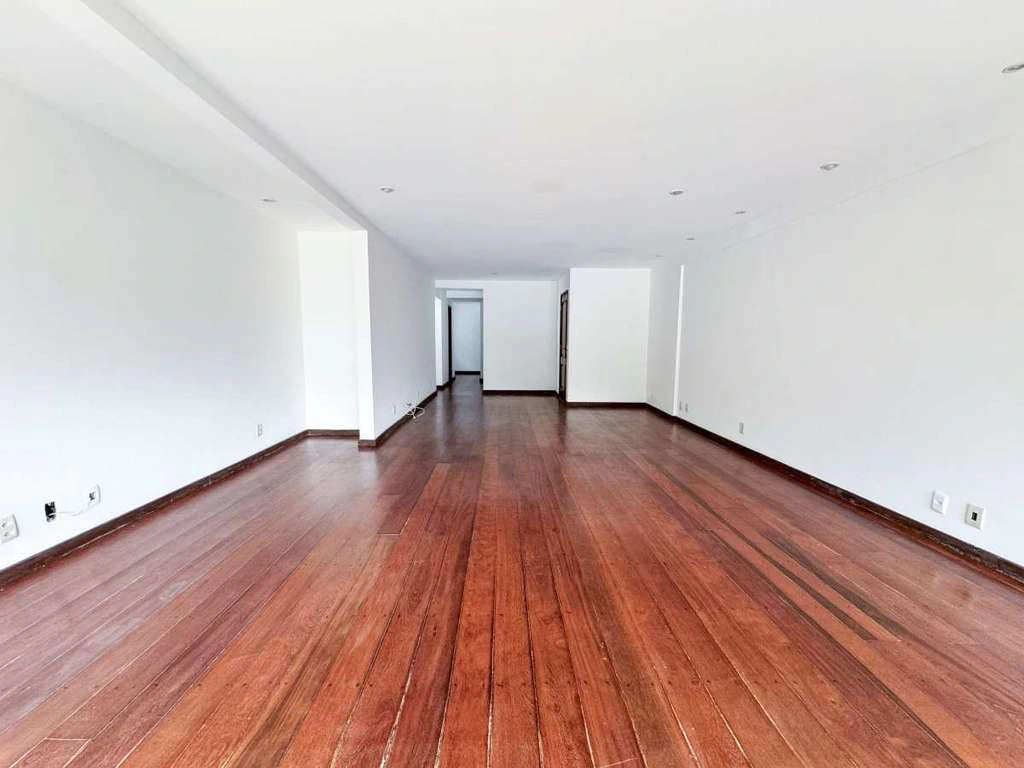Top-floor apartment with 3 en-suites and 4 baths — photo 5