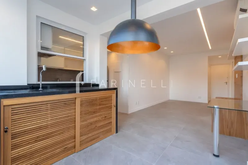 1-bedroom apartment with floor-to-ceiling windows — photo 2