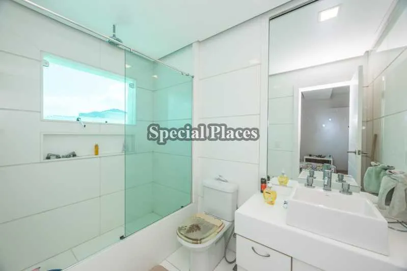 Casa mobiliada com 6 quartos e piscina no condomínio — photo 21