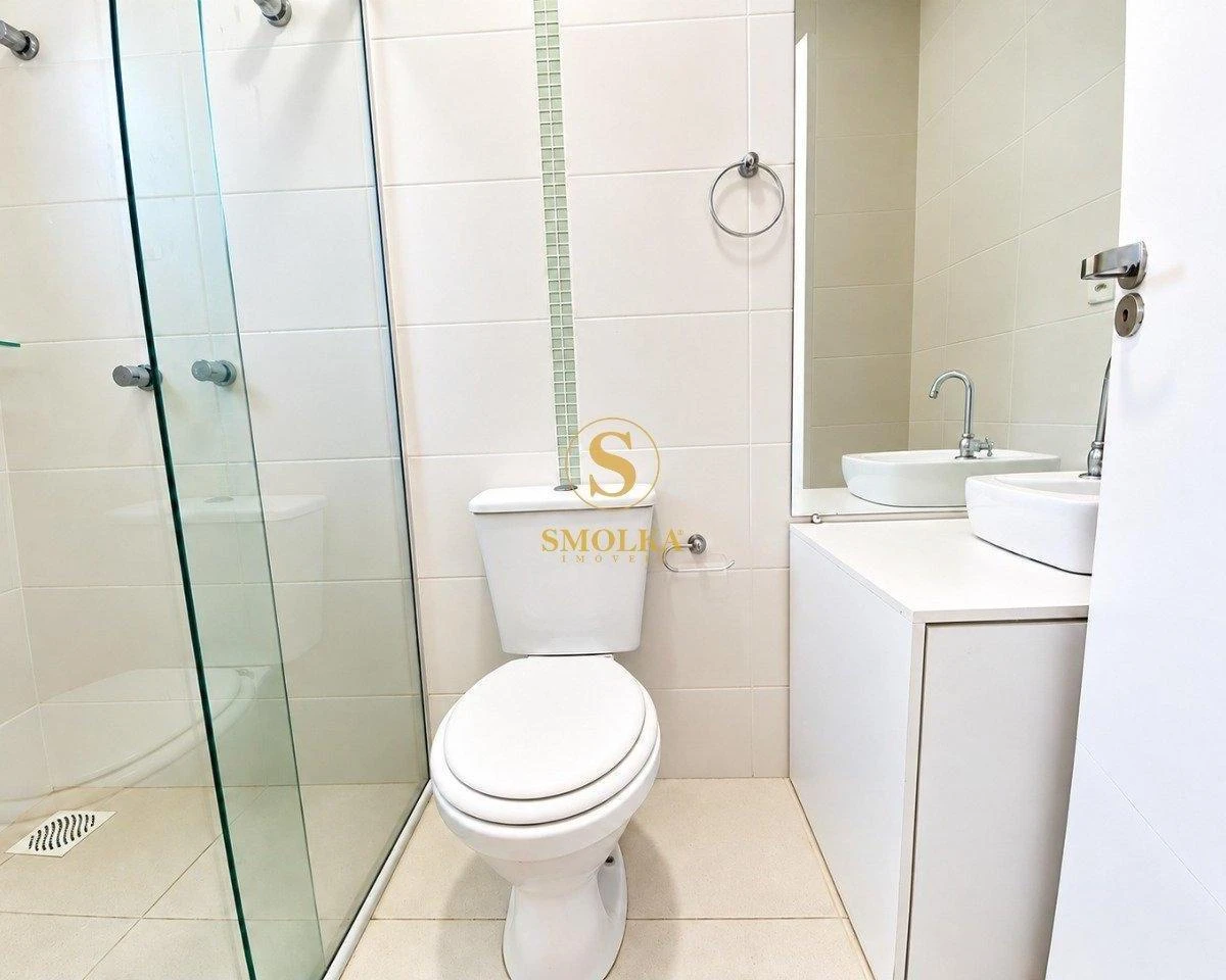 3-bedroom house with a walk-in closet in Florianópolis — photo 8