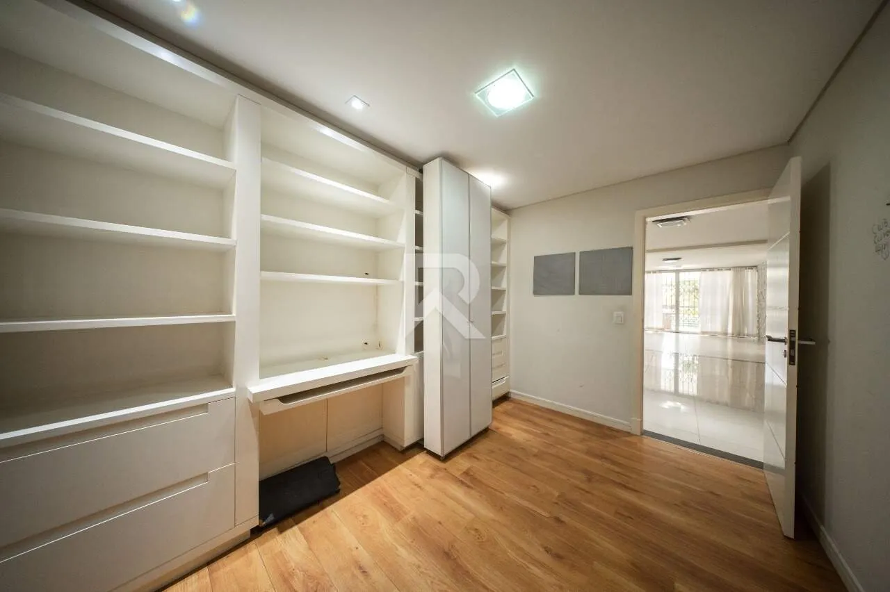 Casa com piscina, jardim e 4 quartos — photo 23