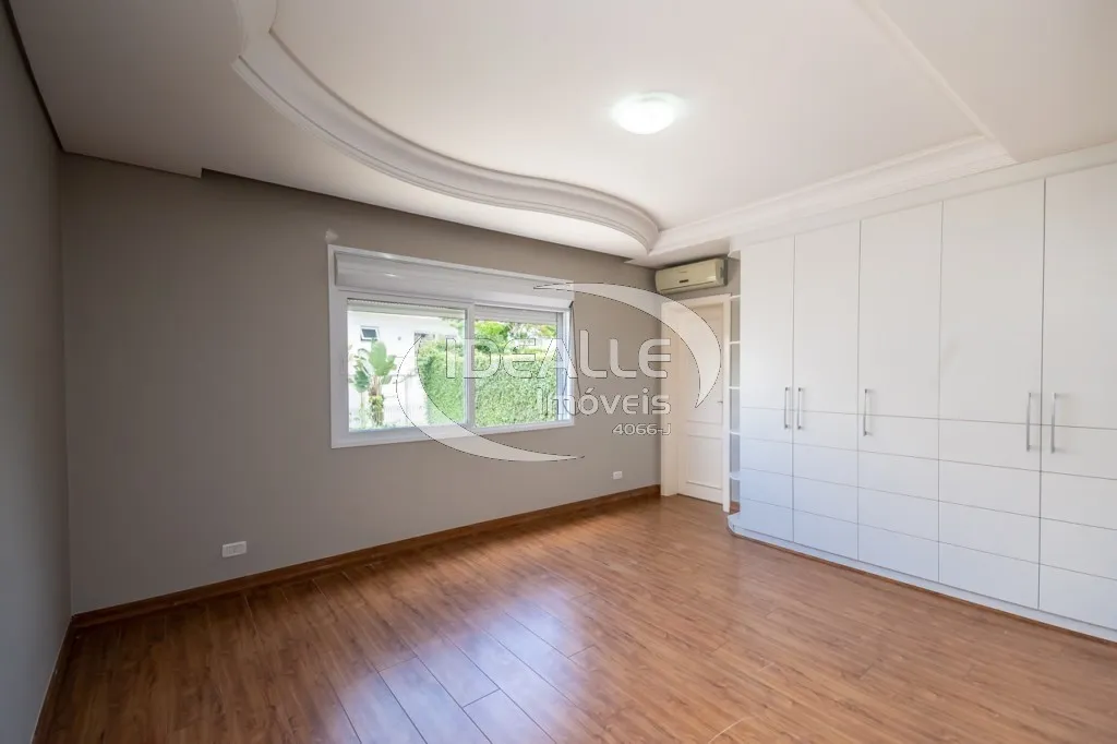 Rental house with 5 bedrooms and 6 bathrooms — photo 33