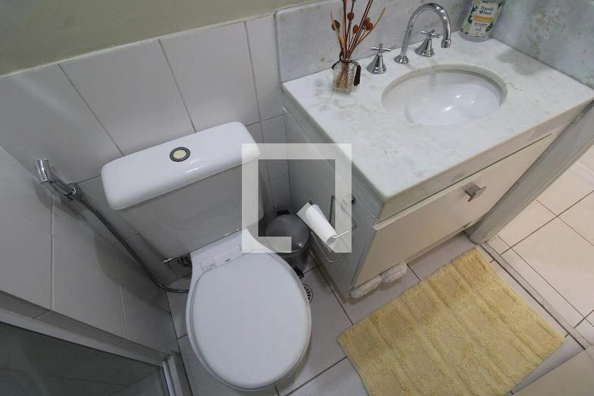 Furnished apartment, 83 m², with a glass-enclosed balcony — photo 40
