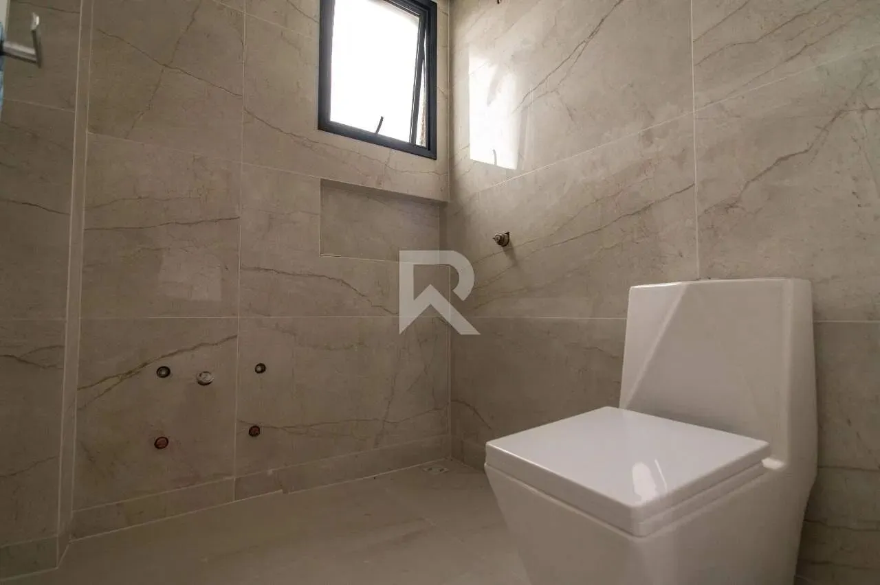 Two-level house with 3 en-suite bedrooms and 2 spots — photo 18