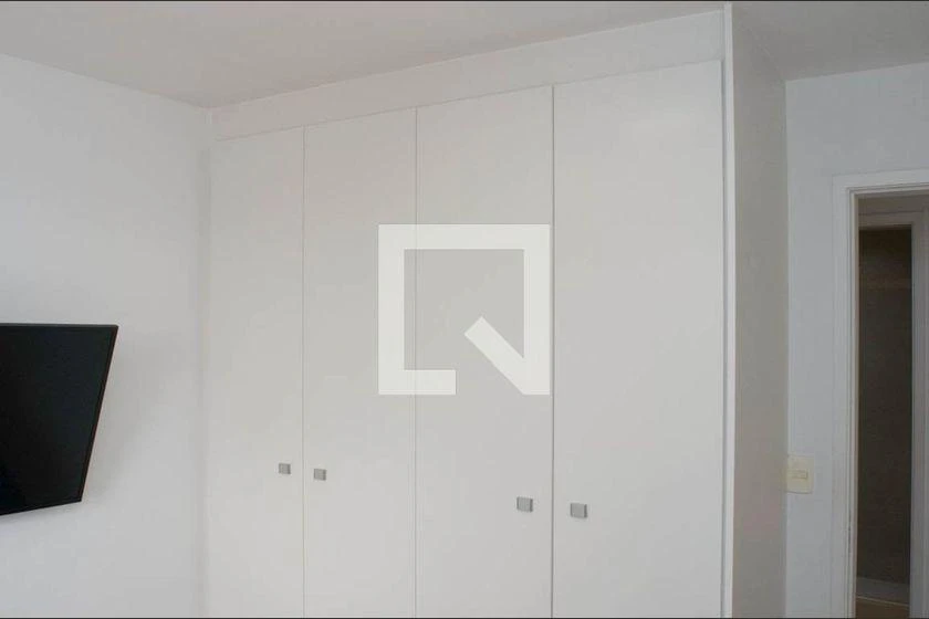 Furnished apartment, 105 m², with floor-to-ceiling windows — photo 13