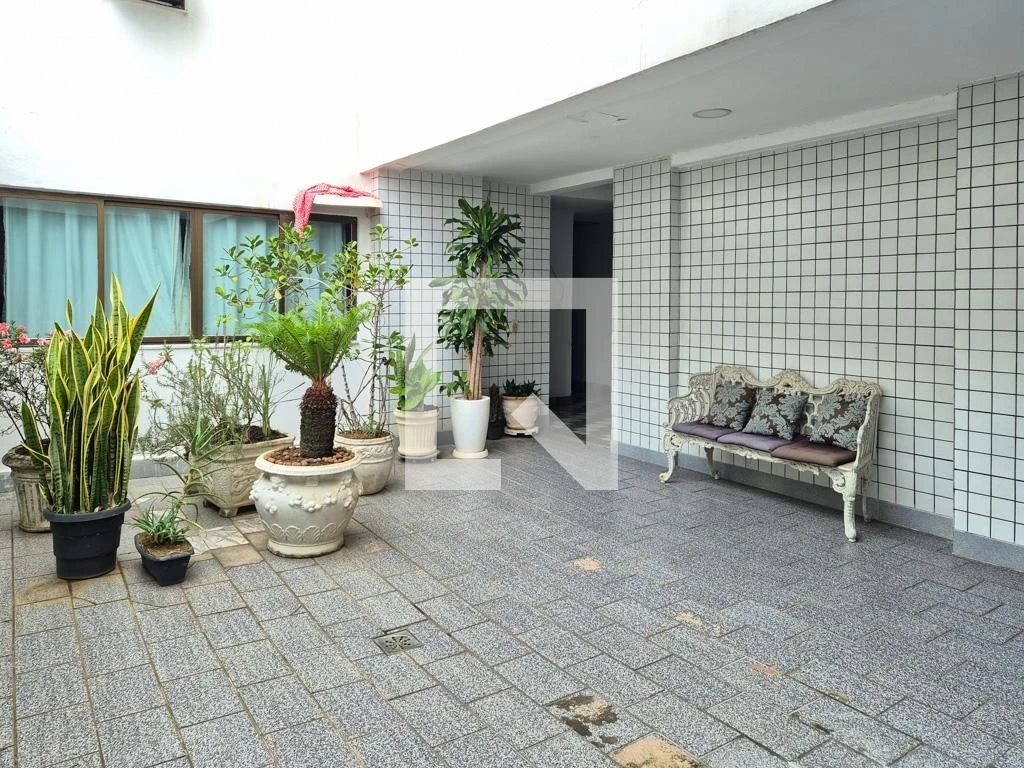 Furnished apartment with 3 en-suite bedrooms and 3 baths — photo 15