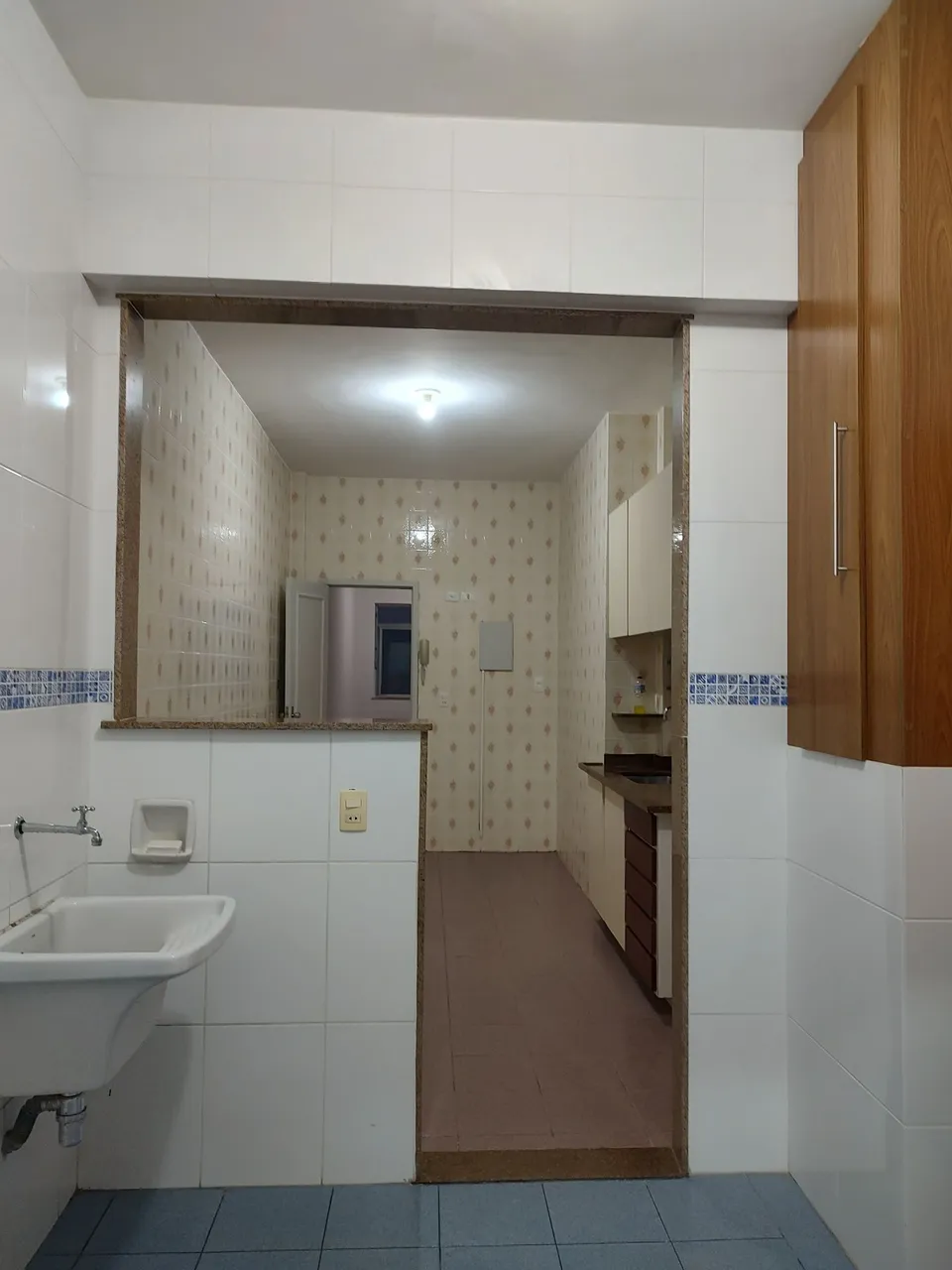 Apartamento de 2 quartos com piso de madeira ou laminado — photo 9