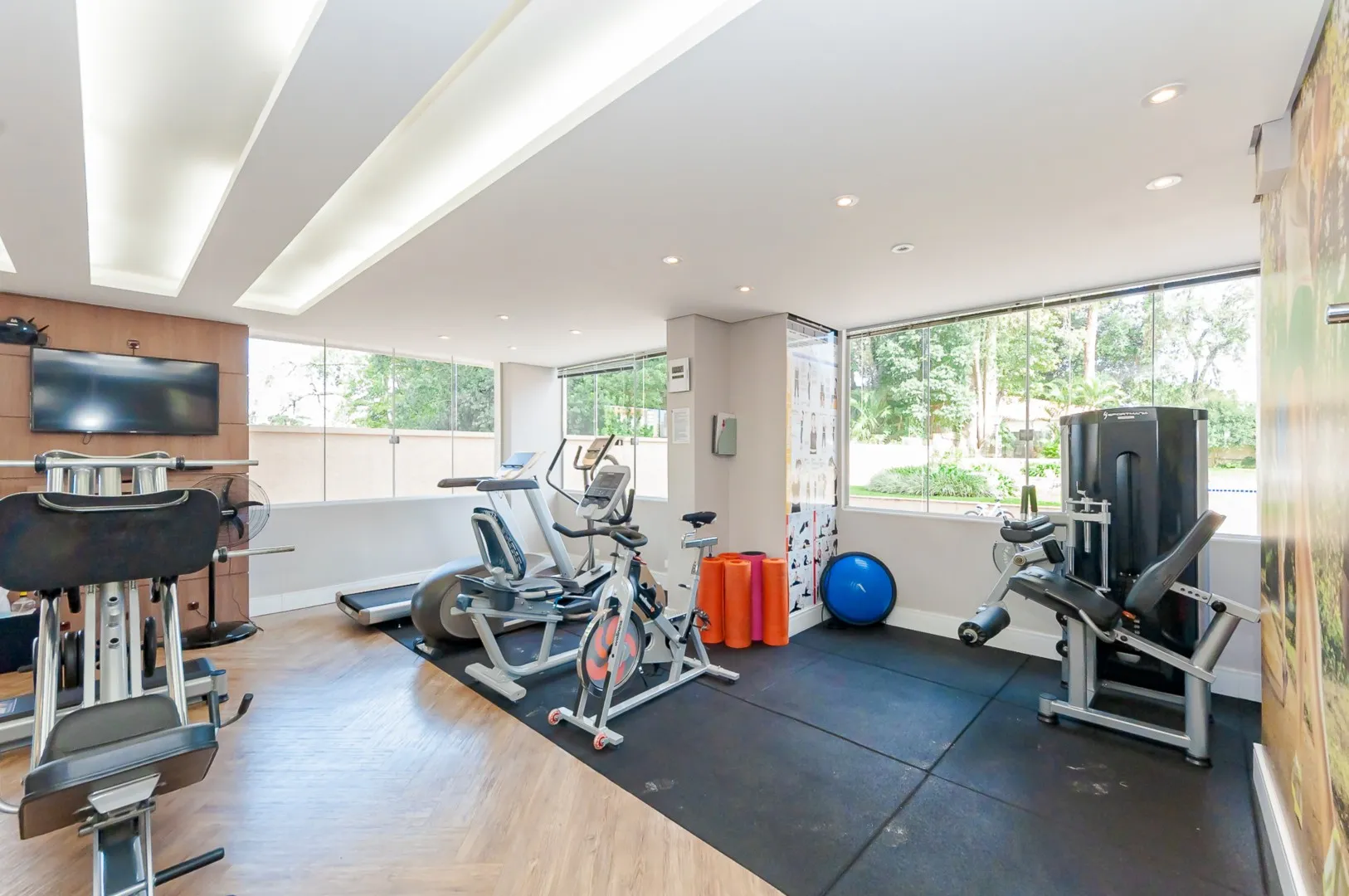 4-bedroom 239 m² apartment with 2 parking spots and 1 suite — photo 10