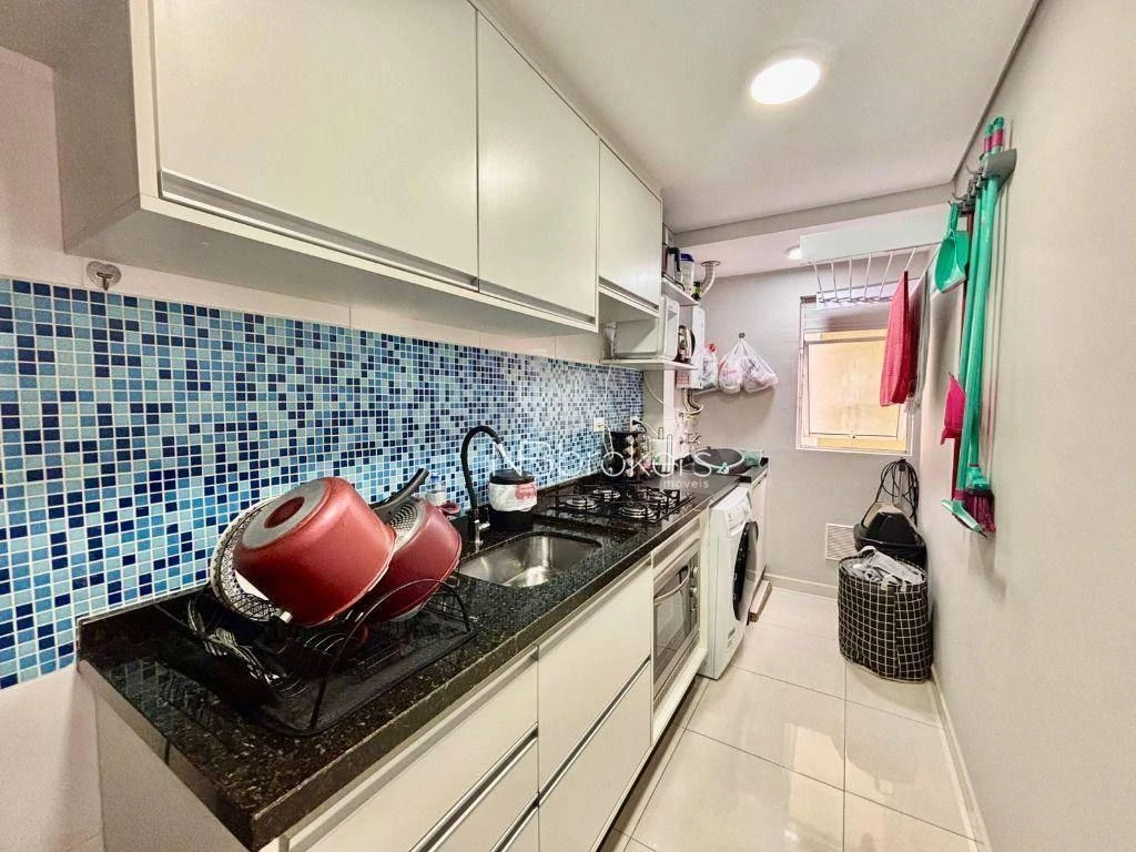2-bedroom apartment with a washing machine in Curitiba — photo 17