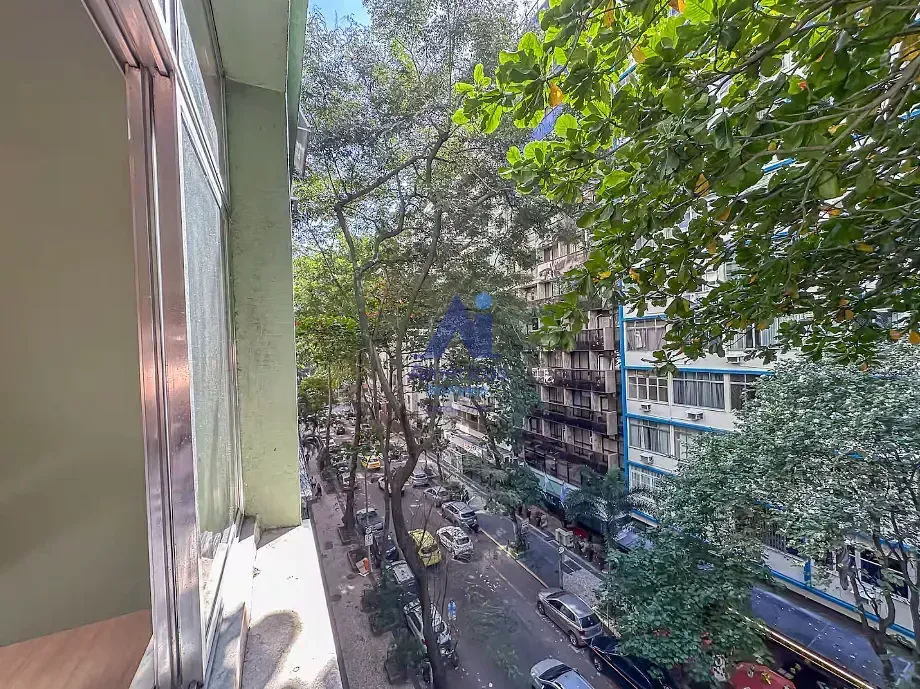 Furnished 1-bedroom apartment with floor-to-ceiling windows — photo 11