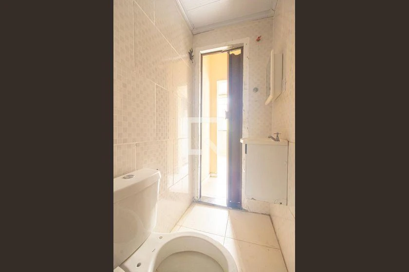 Unfurnished house with 2 bedrooms and 1 tiled bath — photo 40