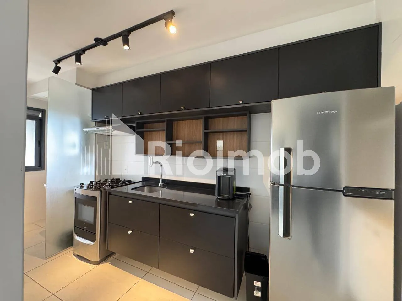 2-bedroom apartment with a mountain view — photo 16