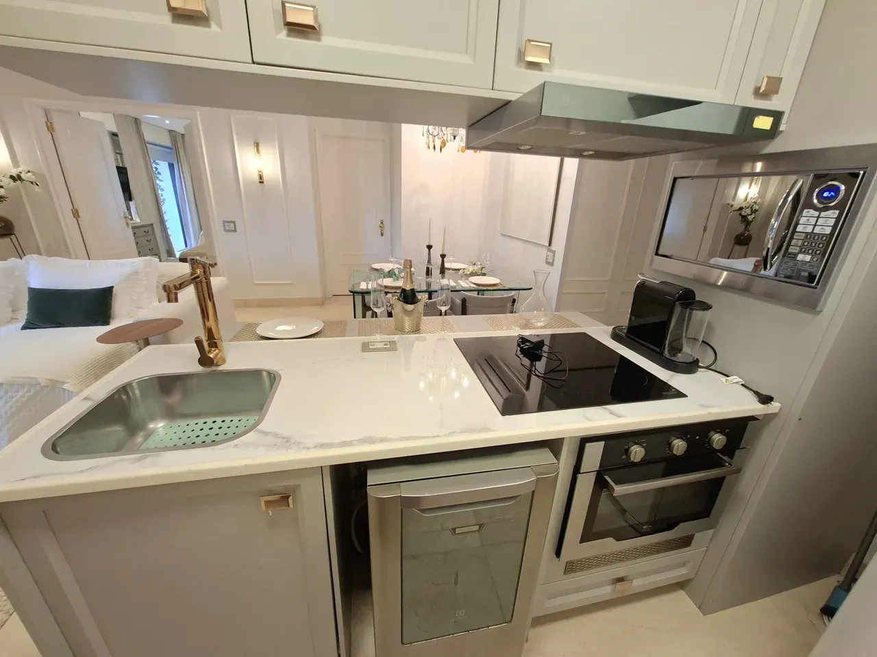 2-bedroom apartment in a building with a sauna — photo 26