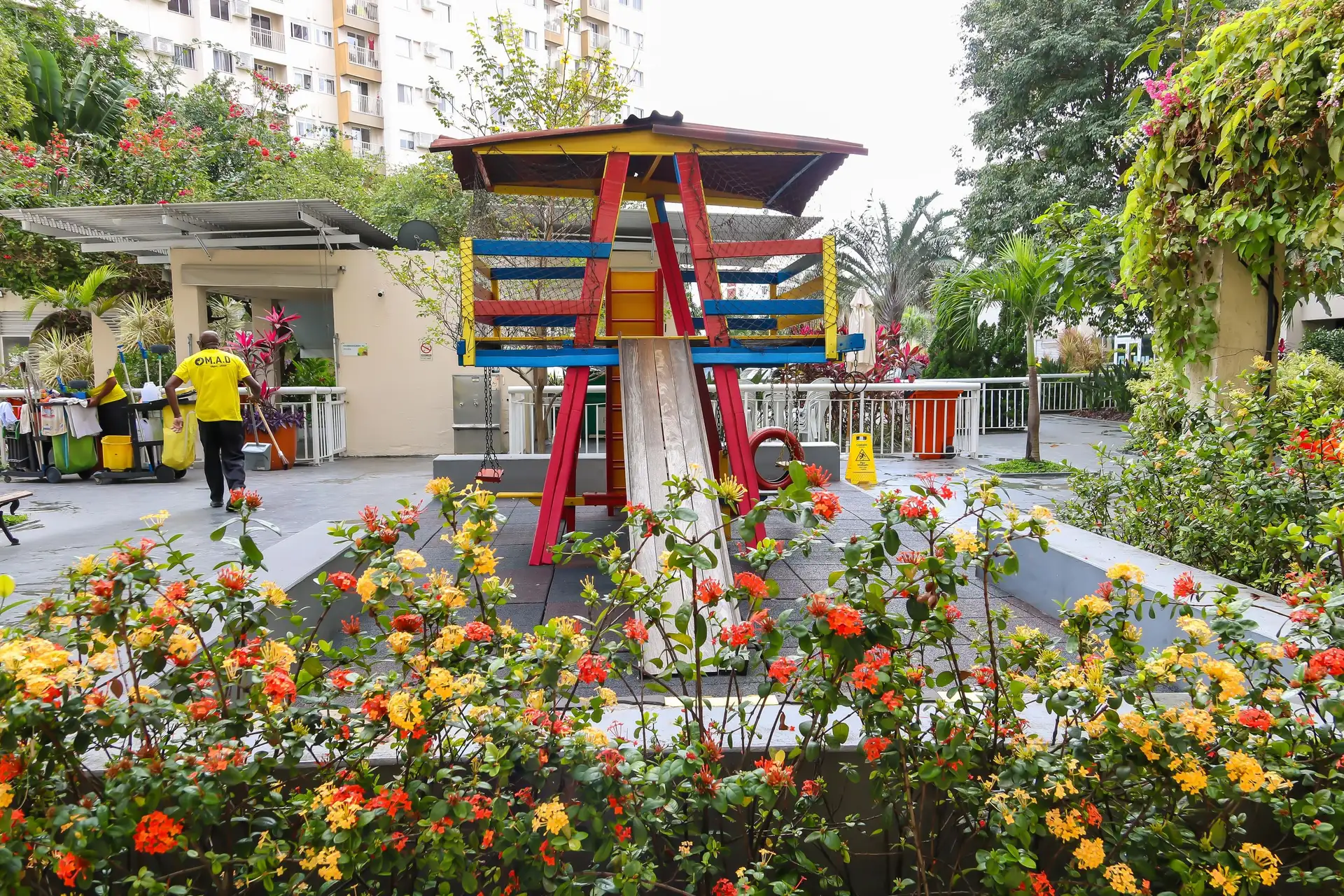 2-bedroom apartment with a park view in Rio de Janeiro — photo 66
