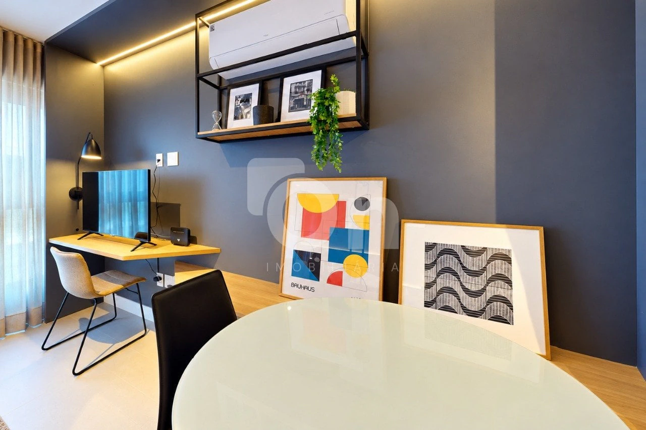 One-bedroom apartment with a water view — photo 8