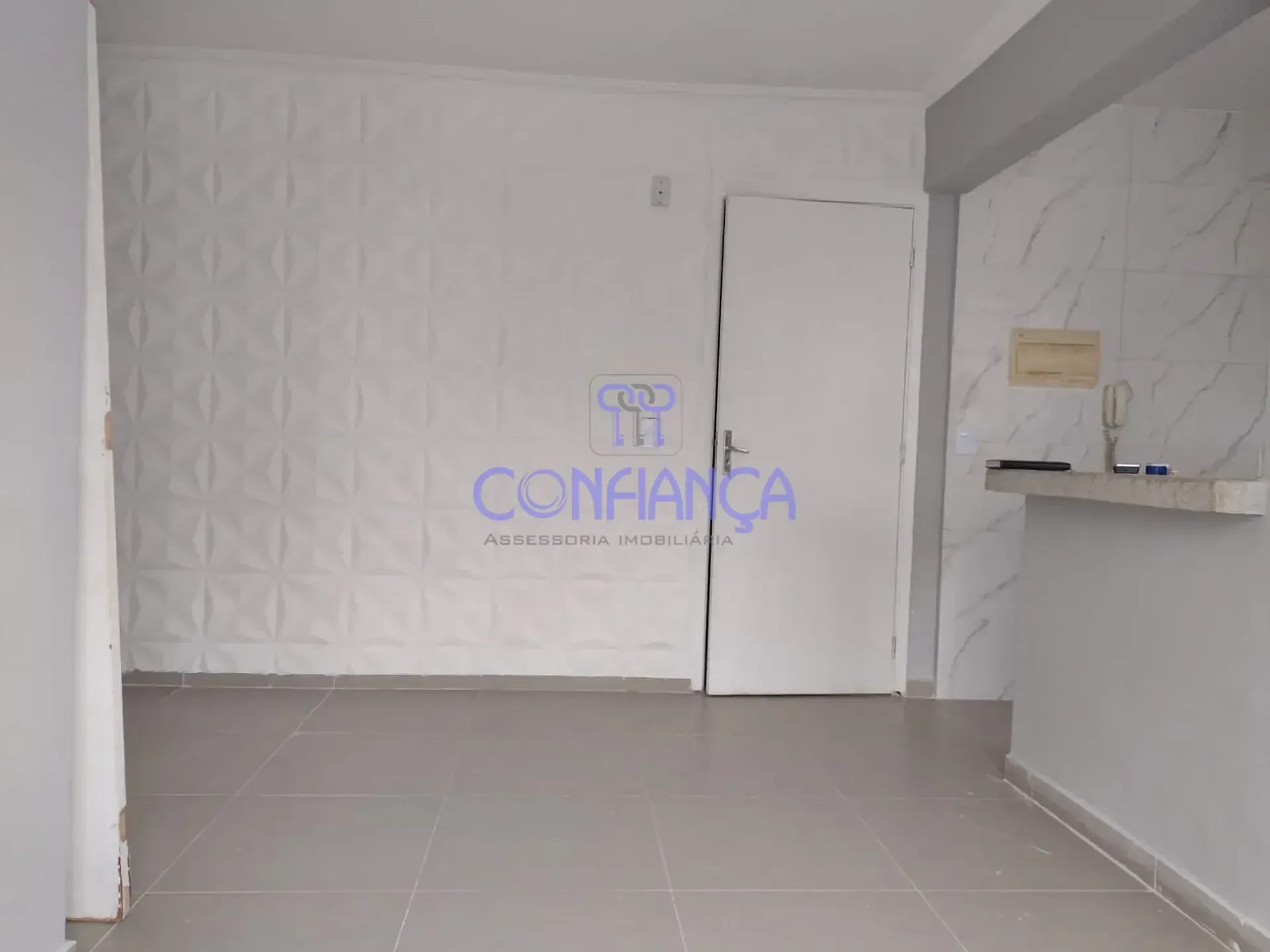One-bedroom apartment in a building with a pool — photo 19