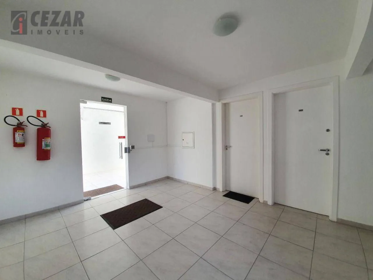 Studio with compact gas cooktop and private garden — photo 10