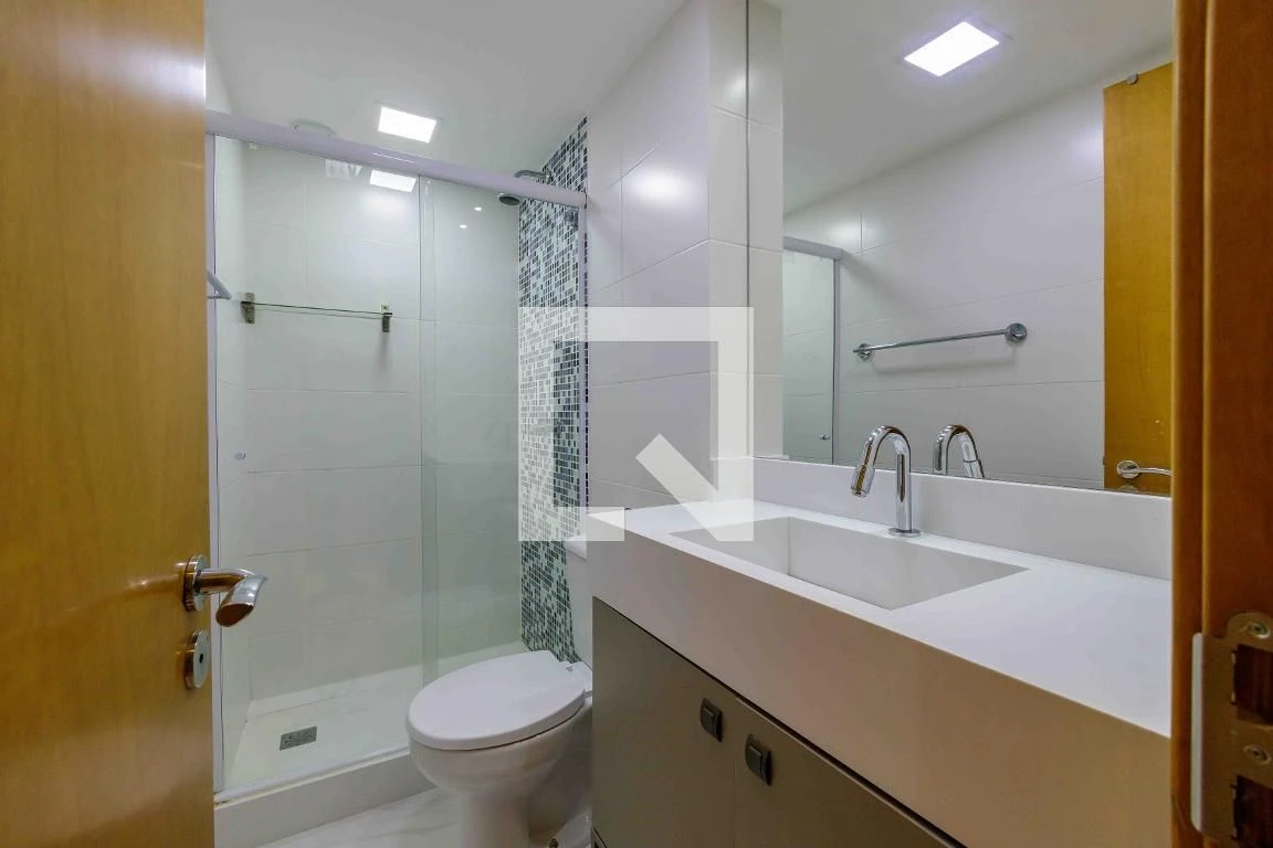 Apartamento mobiliado com 4 quartos e 4 banheiros — photo 48