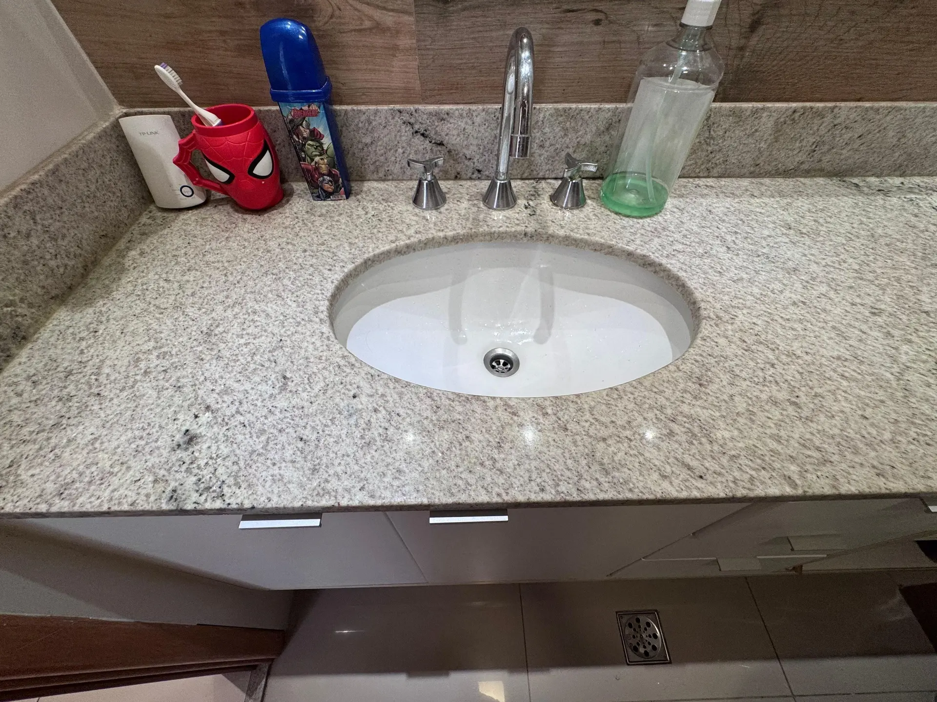 4-bedroom apartment with a glass-enclosed balcony — photo 53
