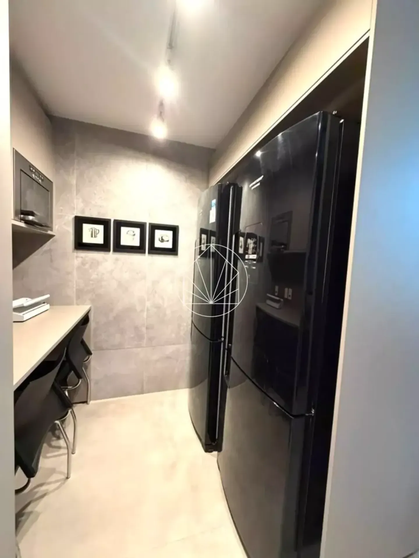 Furnished 160 m² apartment with 3 en-suite bedrooms — photo 17