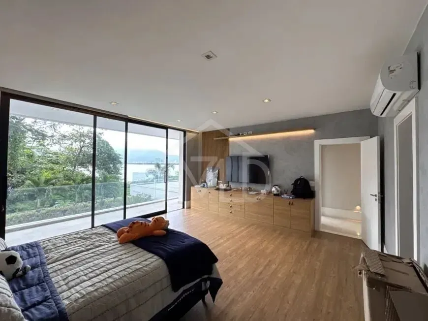 Джакузі та 4 спальні: будинок 800 м² — photo 15