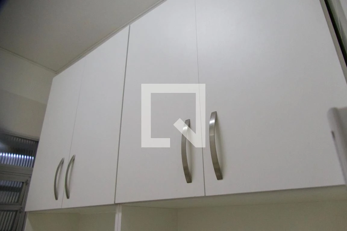 Unfurnished 1-bedroom apartment with a separate kitchen — photo 21