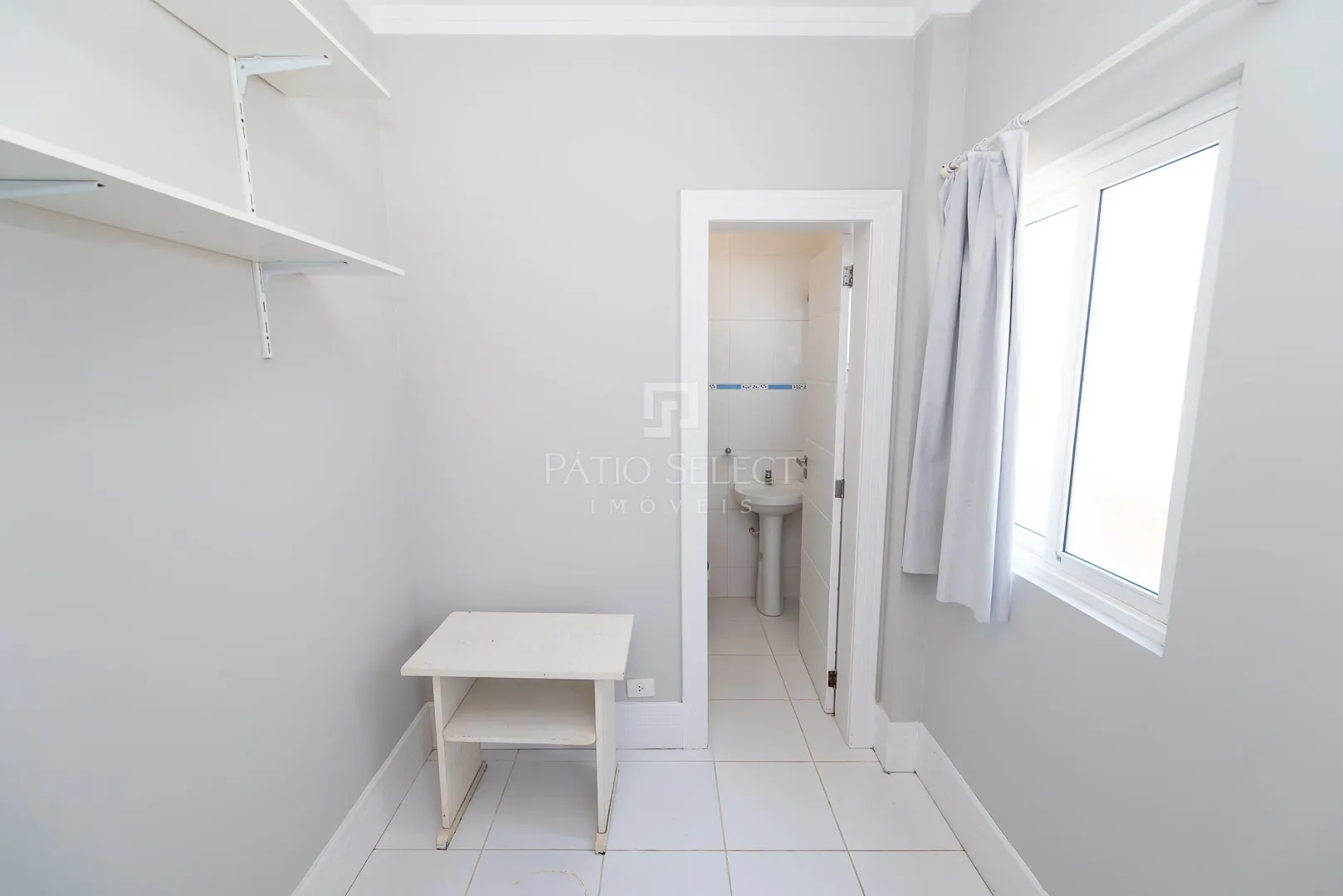 Furnished house, 305 m², with a bathtub — photo 111