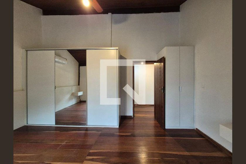 3-bedroom house with a home office — photo 10