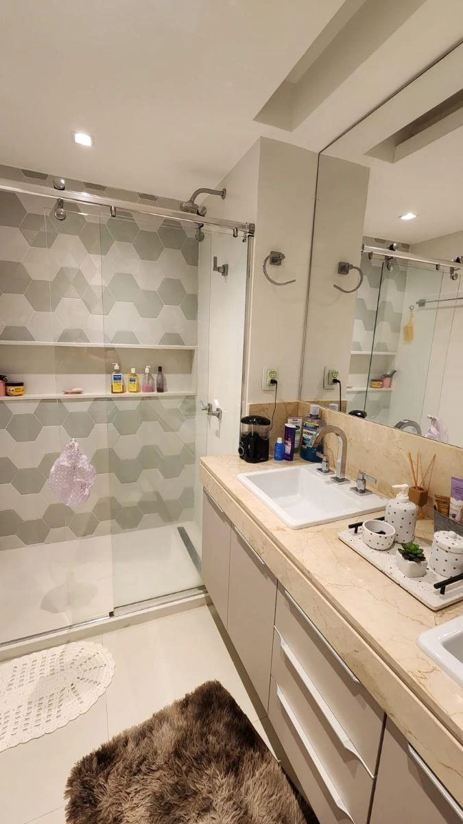 160 m² furnished apartment with 5 bedrooms and 3 parking — photo 25