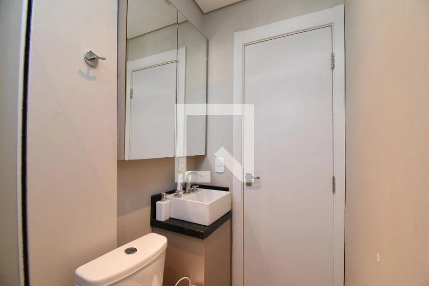 Furnished 1-bedroom apartment with enclosed balcony — photo 27