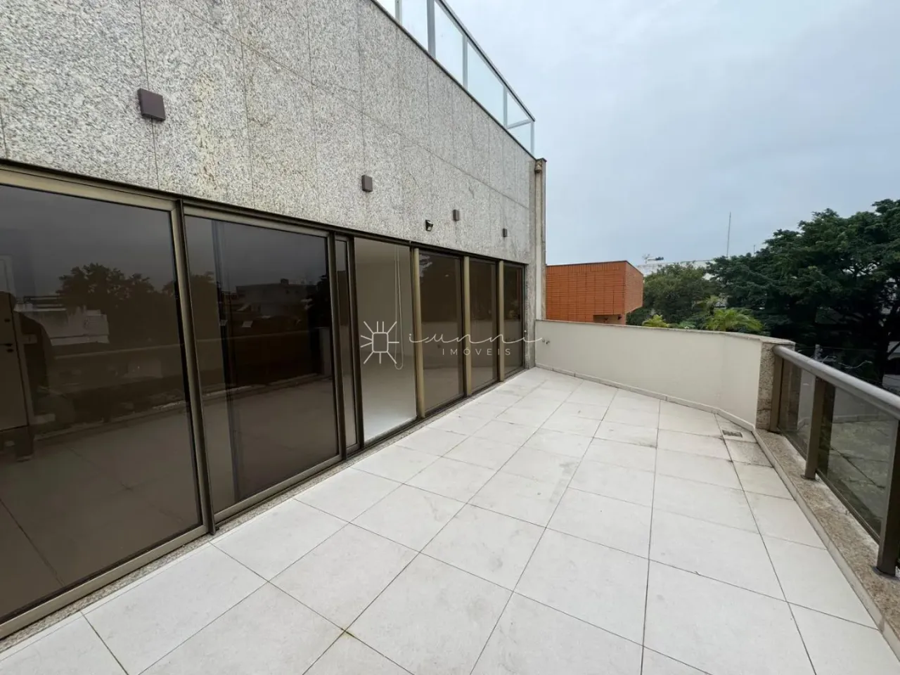 Apartamento com 4 quartos e 5 banheiros com terraço — photo 9
