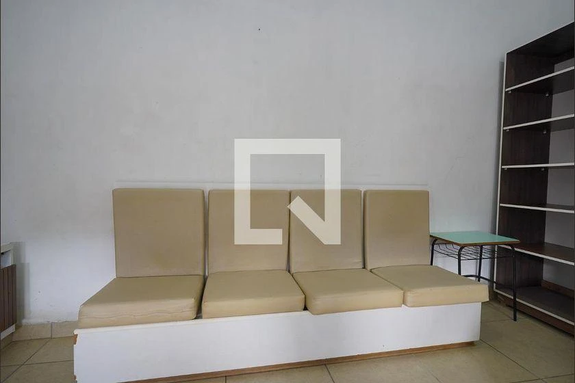25 m² studio with a separate kitchen and gas stove — photo 2