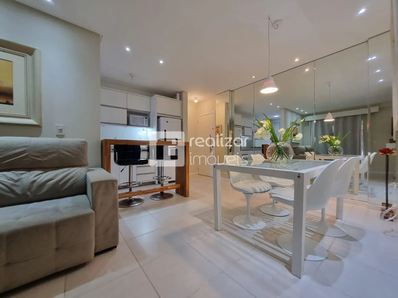 2-bedroom apartment with a water view in Florianópolis