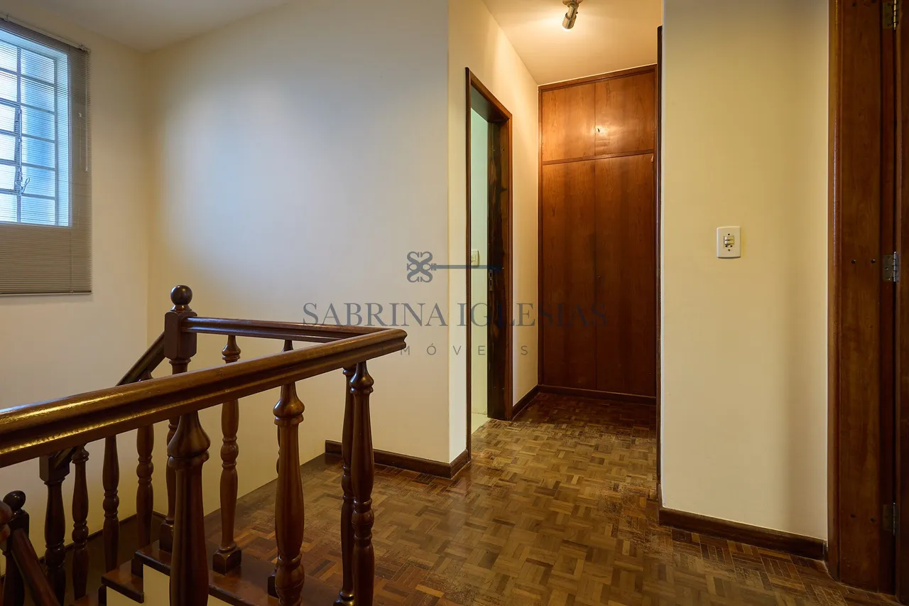 House with 5 bedrooms, 3 bathrooms, and a closed kitchen — photo 13