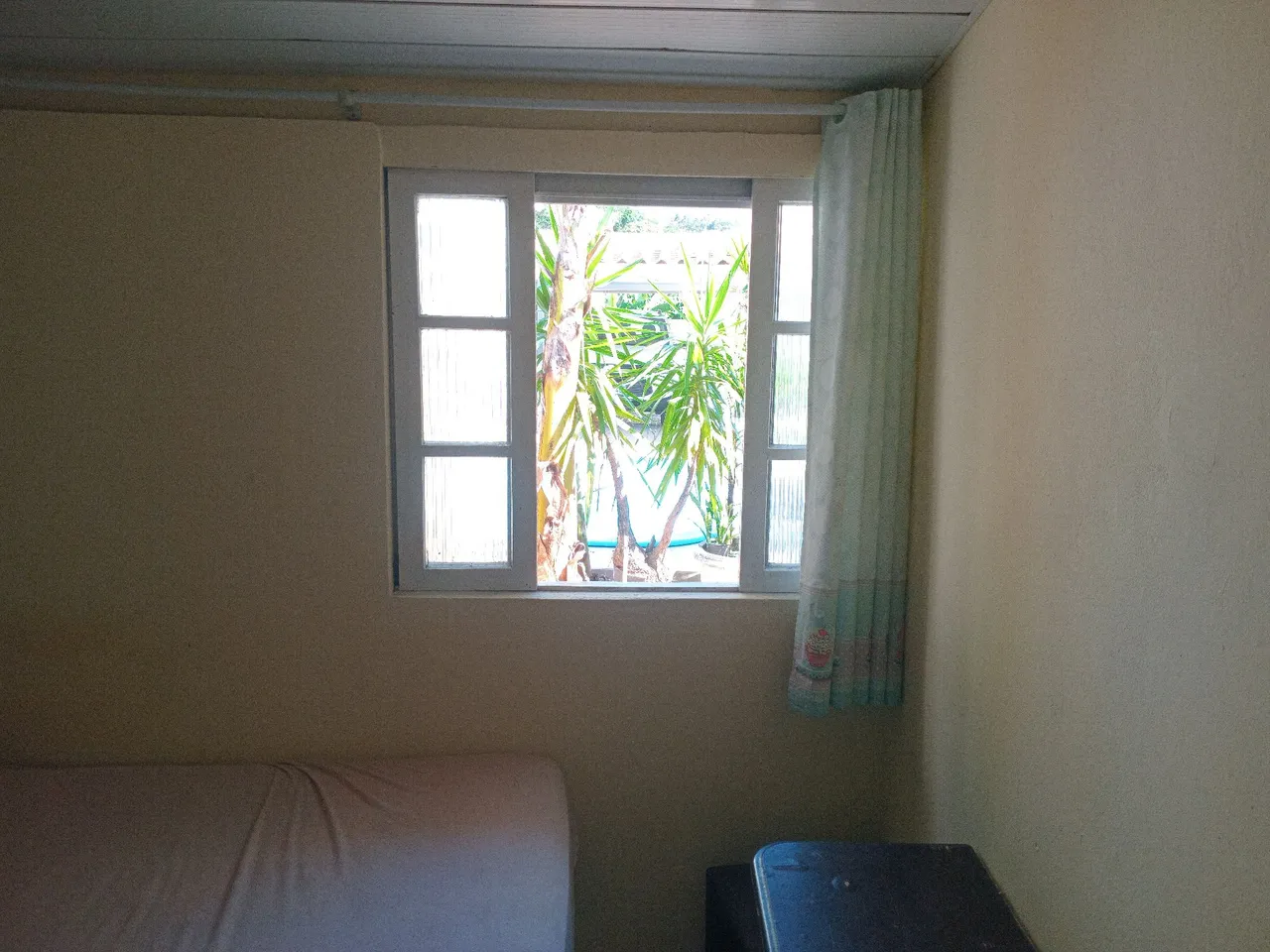 Studio in a building with a pool — photo 4