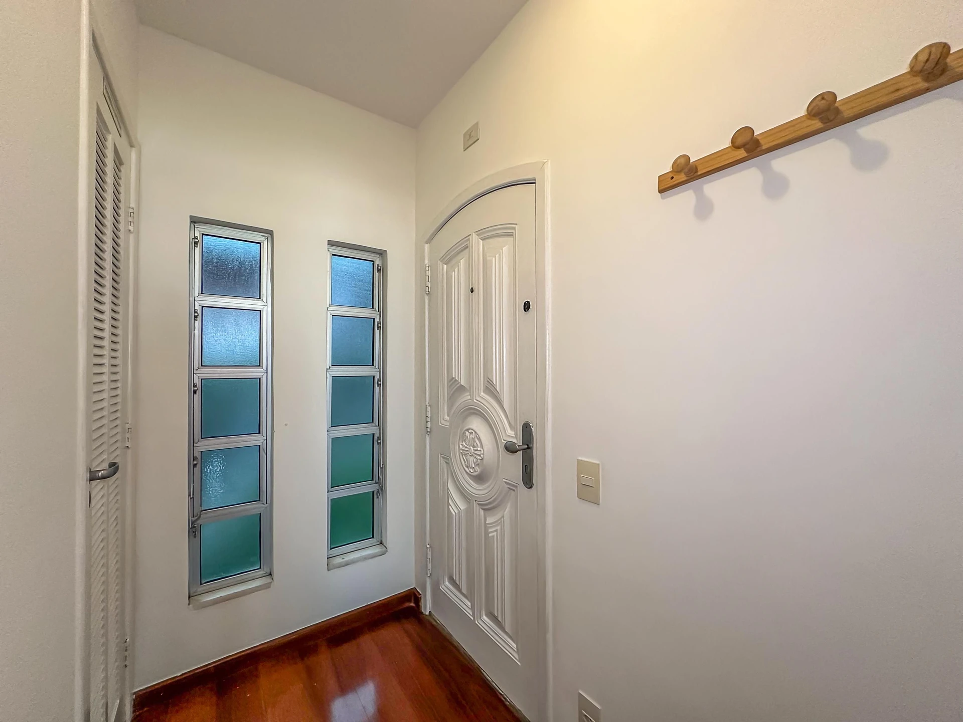 Furnished 2-bedroom apartment with open views — photo 21
