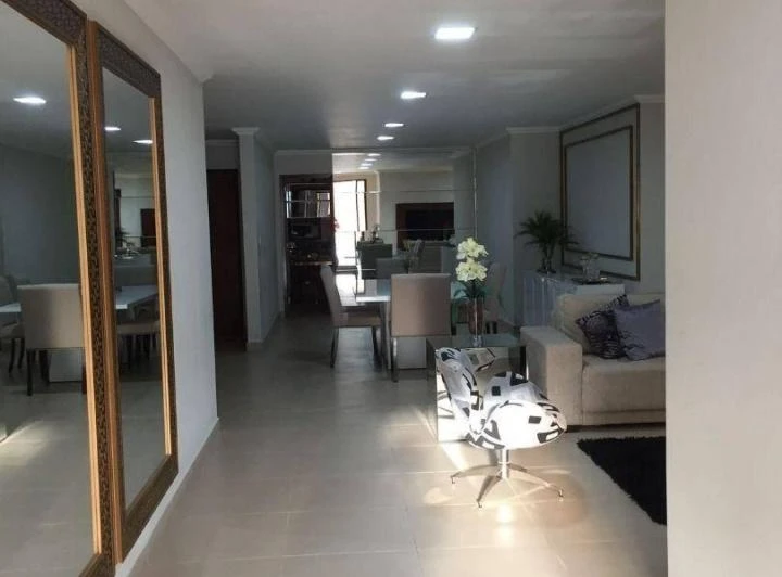 House in a gated community with 3 bedrooms and 240 m² — photo 4