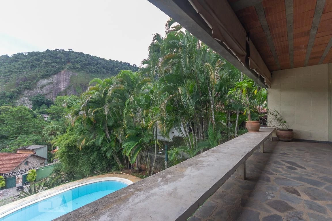 Condo house with 4 bedrooms and 400 m² — photo 10