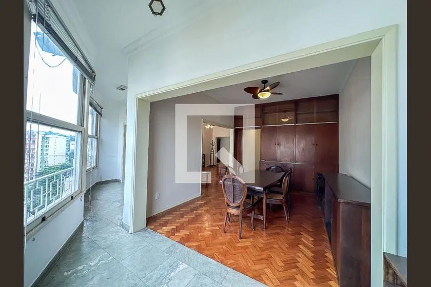 4-bedroom apartment with 3 bathrooms and 206 m² — photo 27