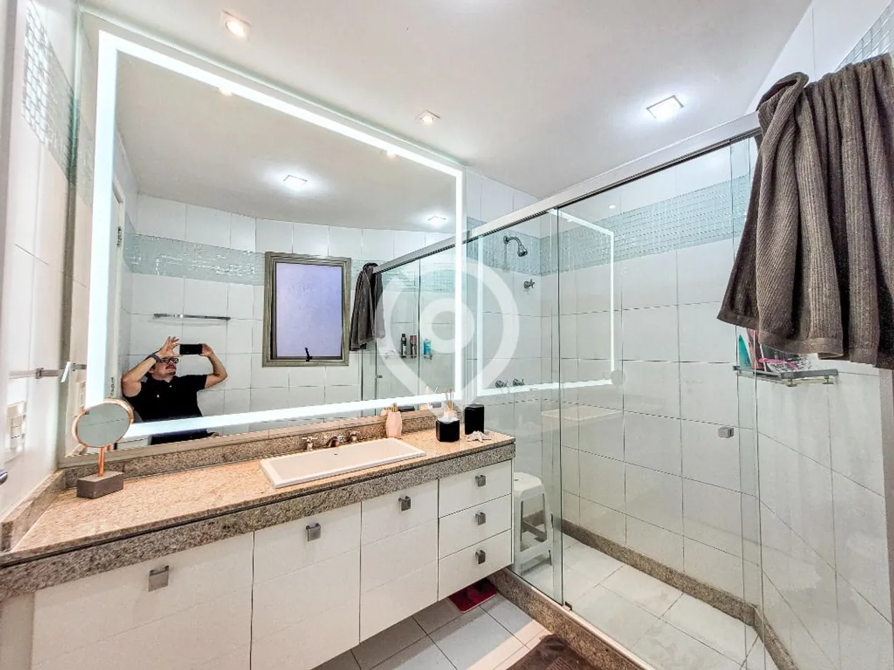 Apartamento sem mobília com 3 vagas e 260 m² — photo 2